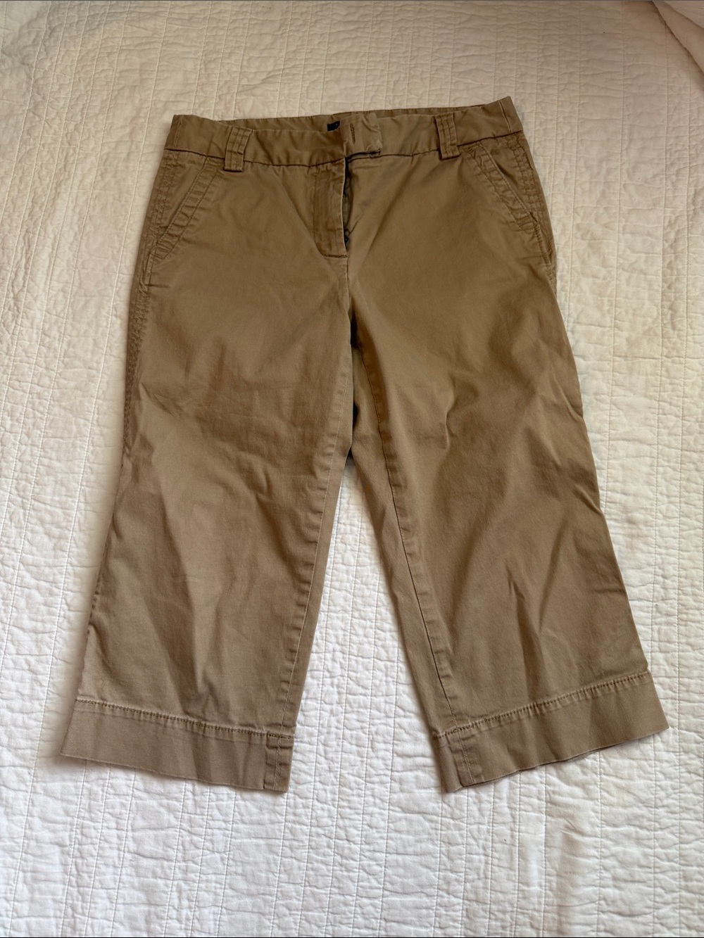 Cropped Khaki Capris - Casual Cotton Blend